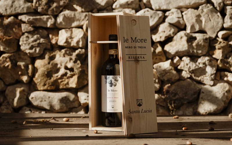 vino riserva le more in cassetta