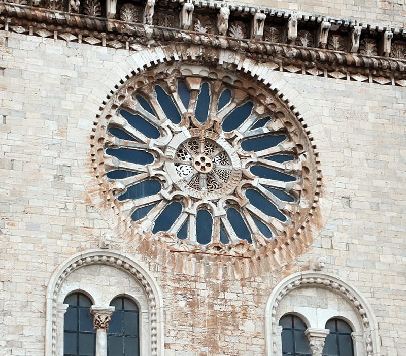 cattedrale di trani dettaglio rosone
